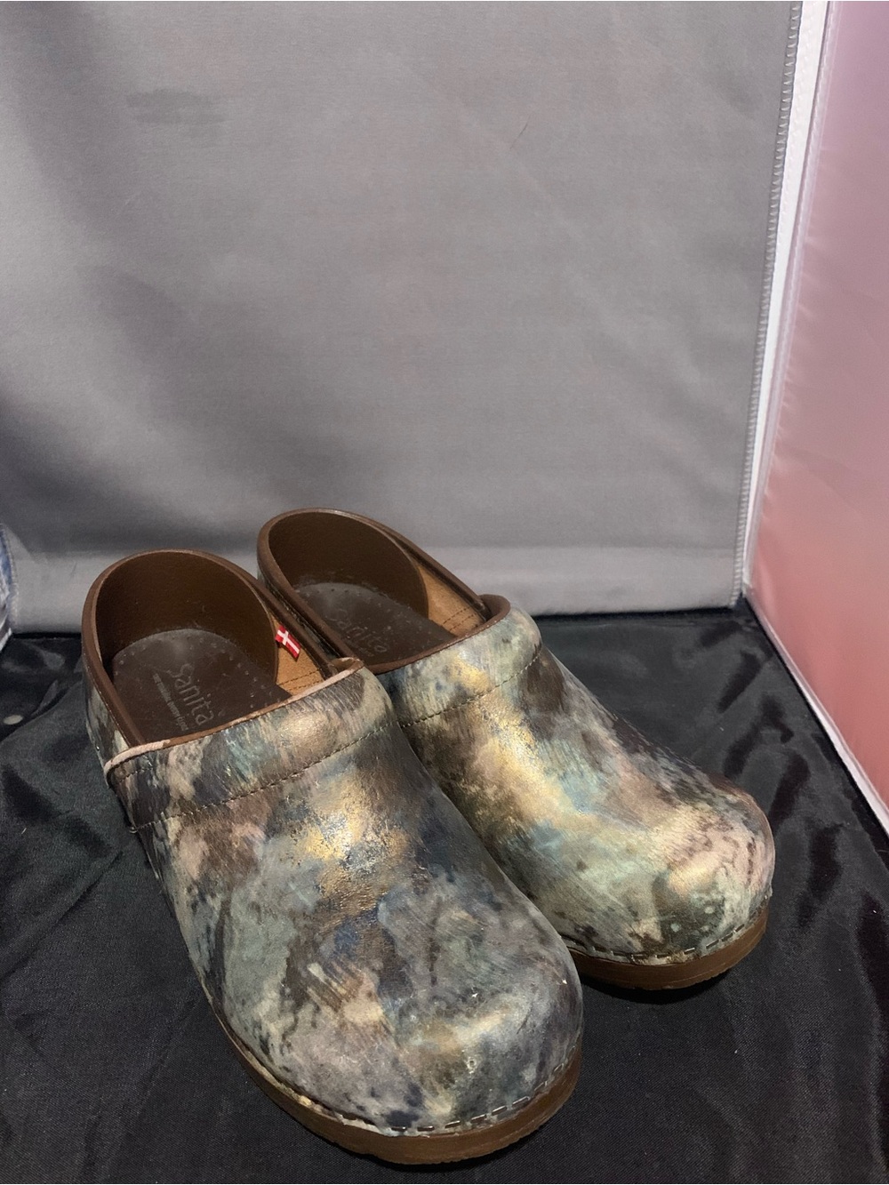 Women’s Sanita Professional Textured Oil Slip-On Clogs